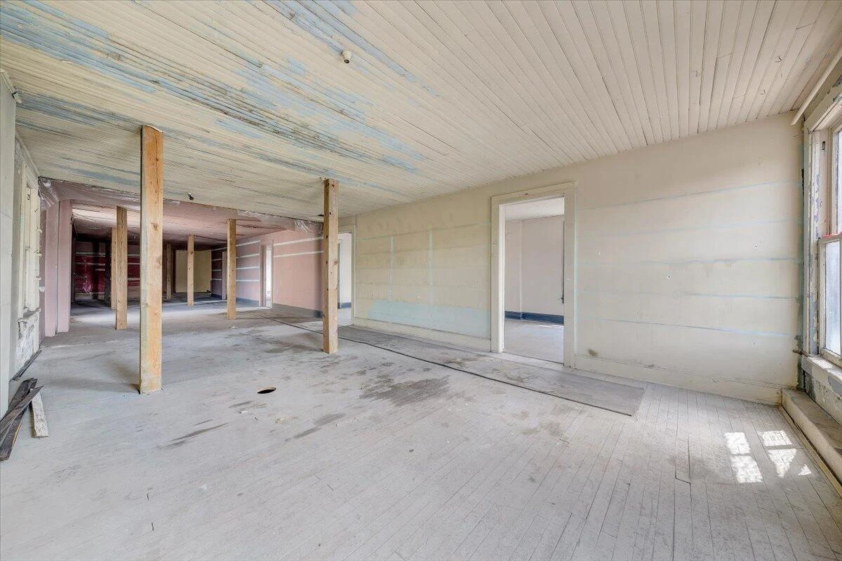 803 S Lexington AVE - Photo 32