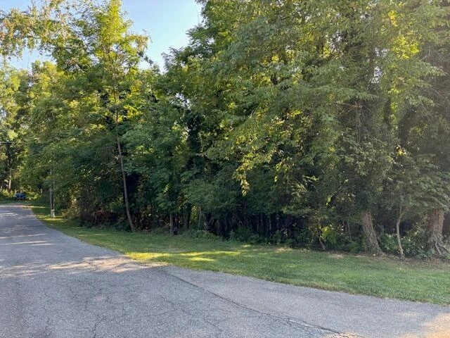 700 N Stonewall ST - Photo 3
