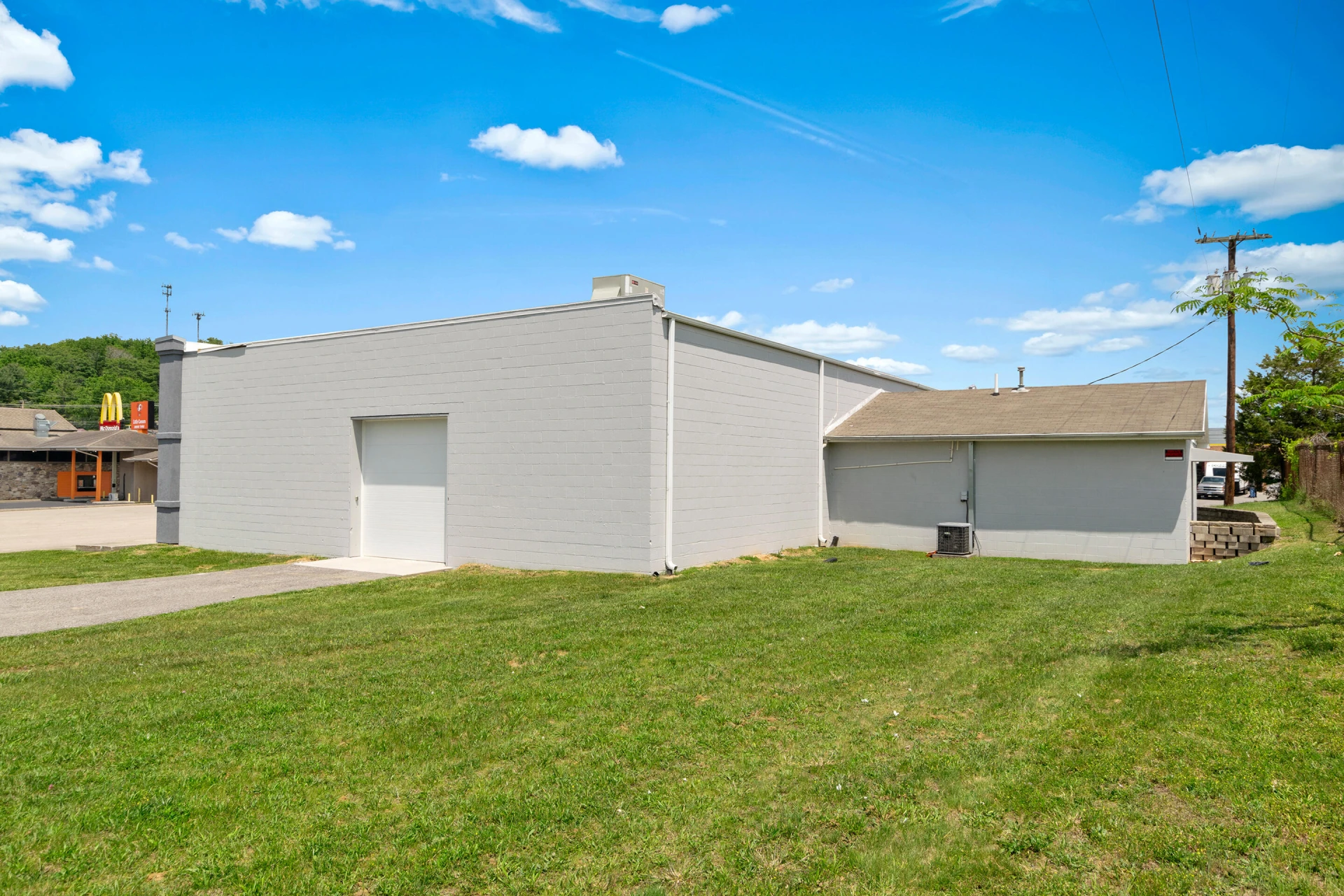 934 E Main ST - Photo 9