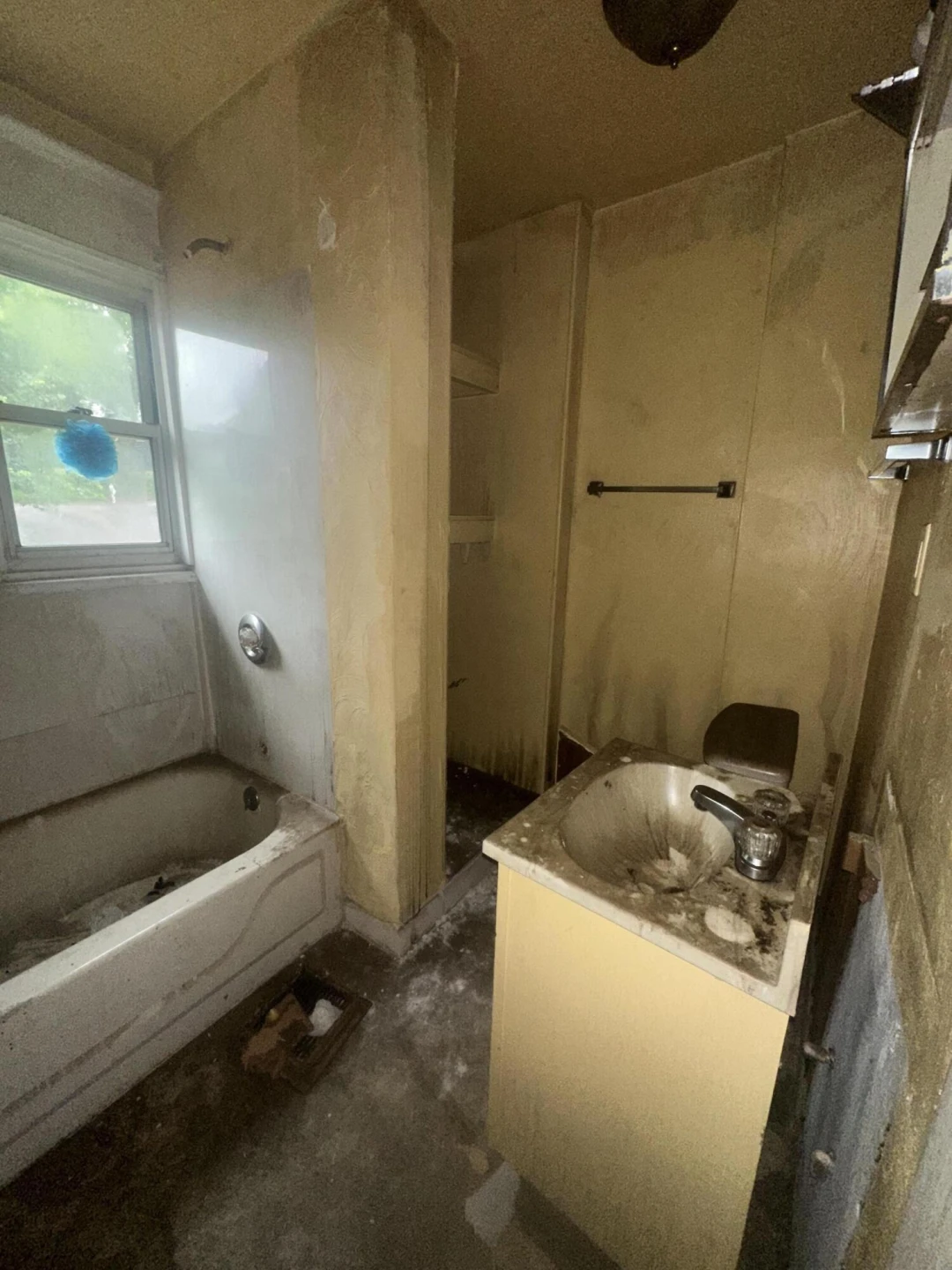 707 Bullitt AVE SE - Photo 6