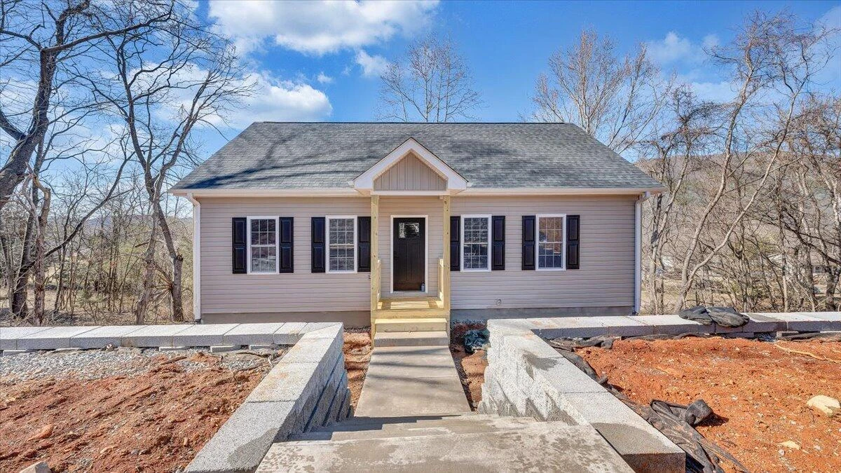 142 Chenault ST