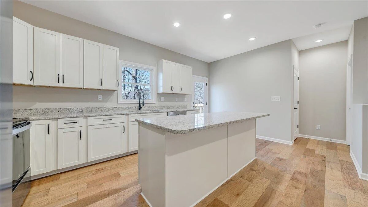 142 Chenault ST - Photo 10