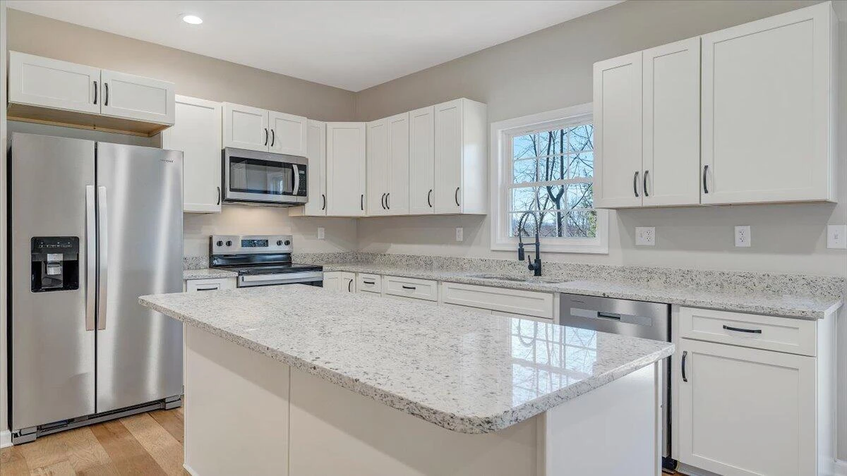 142 Chenault ST - Photo 7