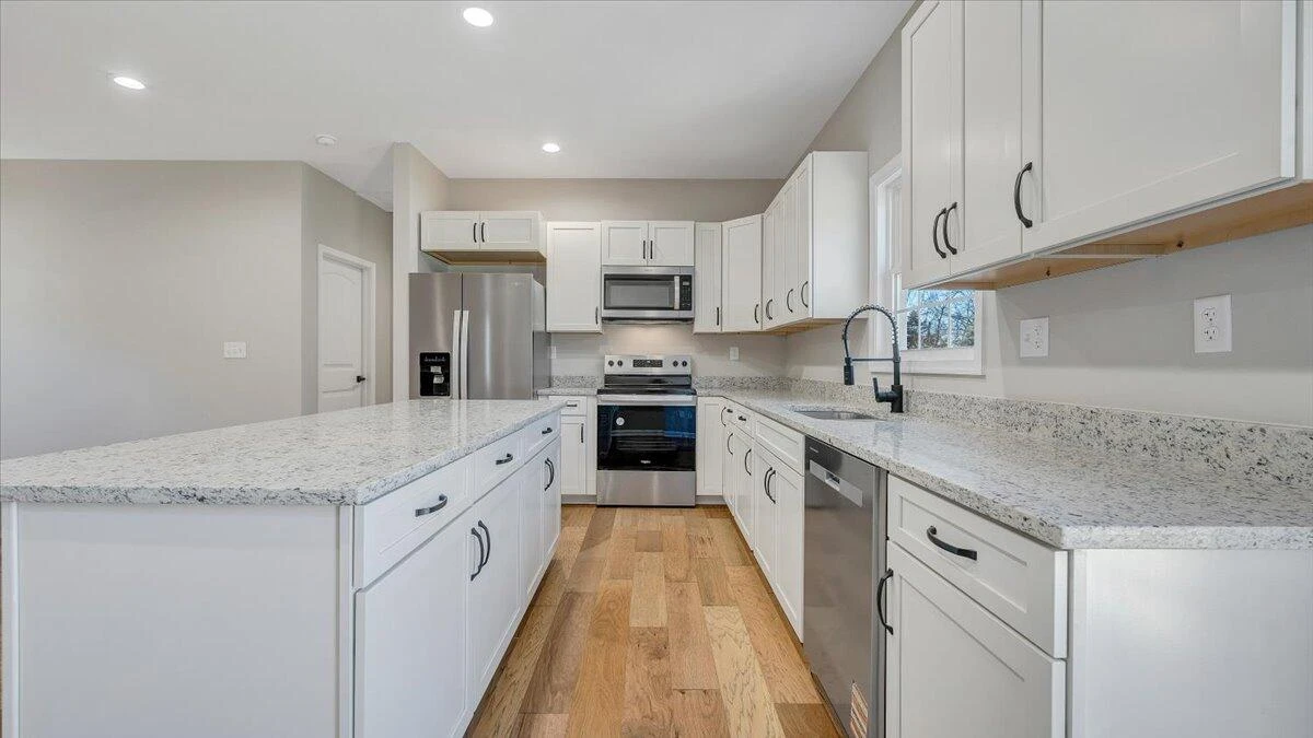 142 Chenault ST - Photo 8