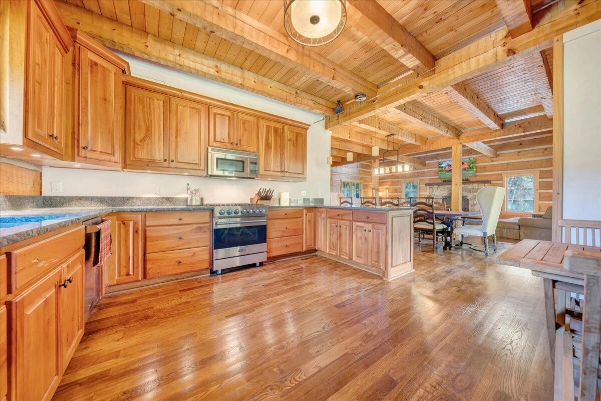 1088 Hollandsworth RD NW - Photo 15
