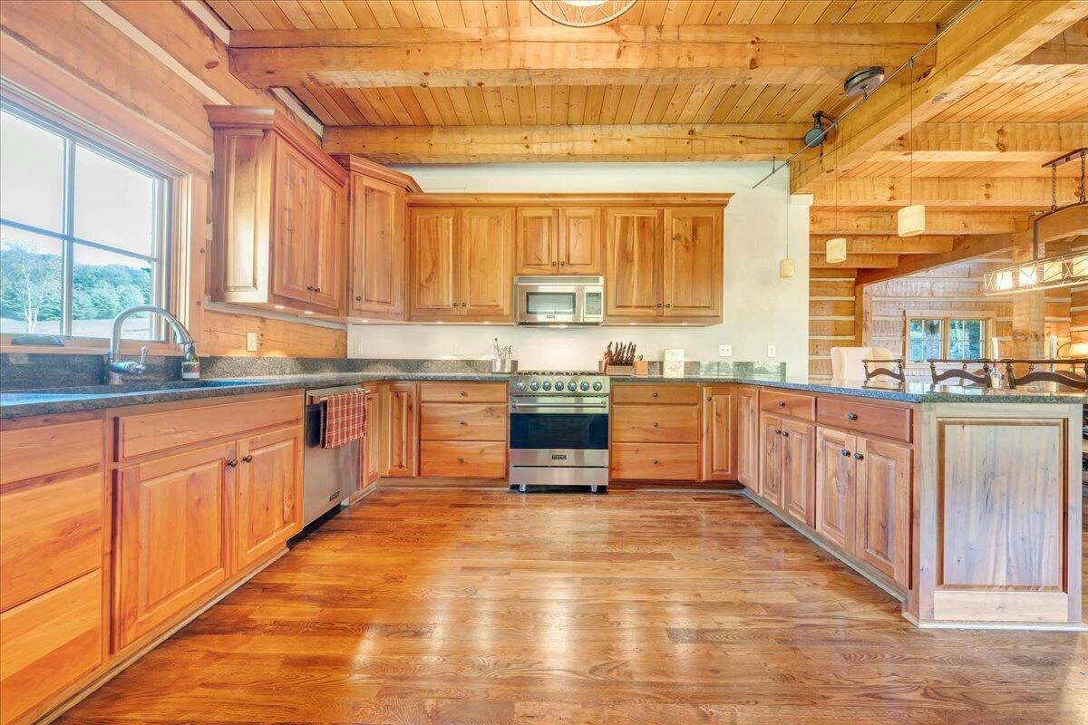 1088 Hollandsworth RD NW - Photo 16