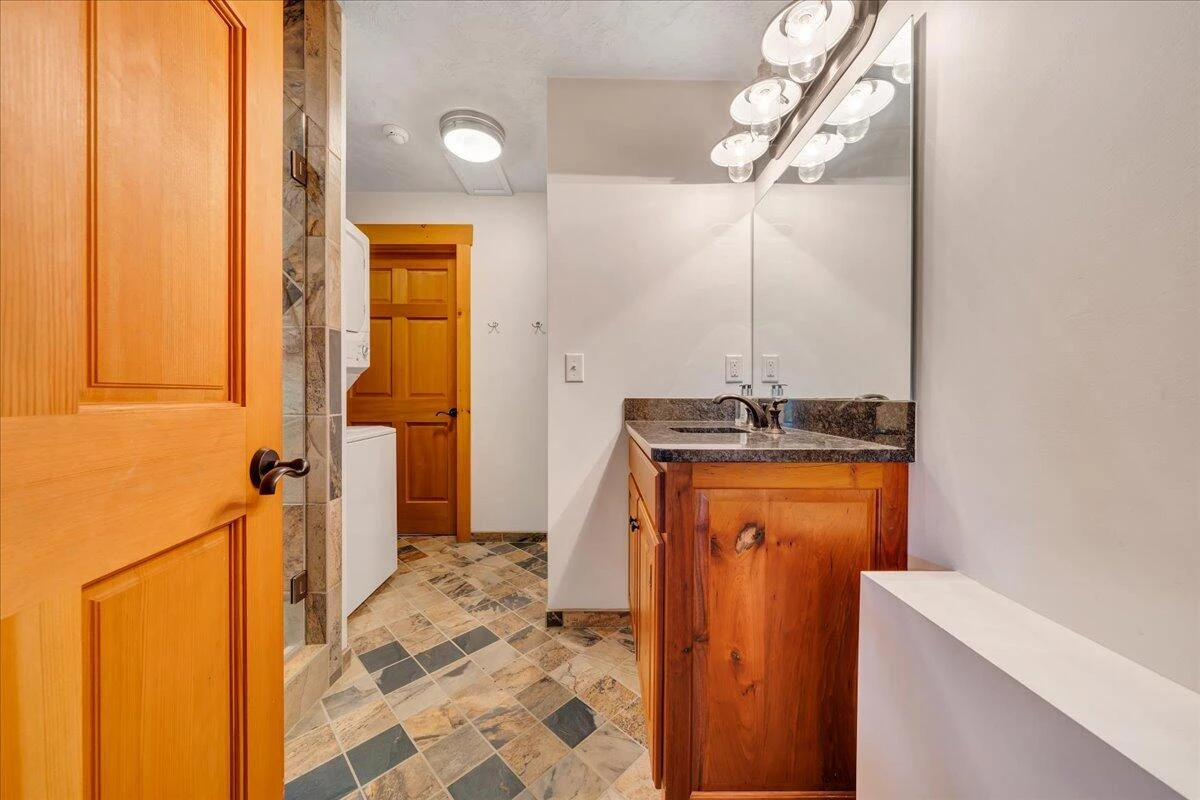 1088 Hollandsworth RD NW - Photo 18