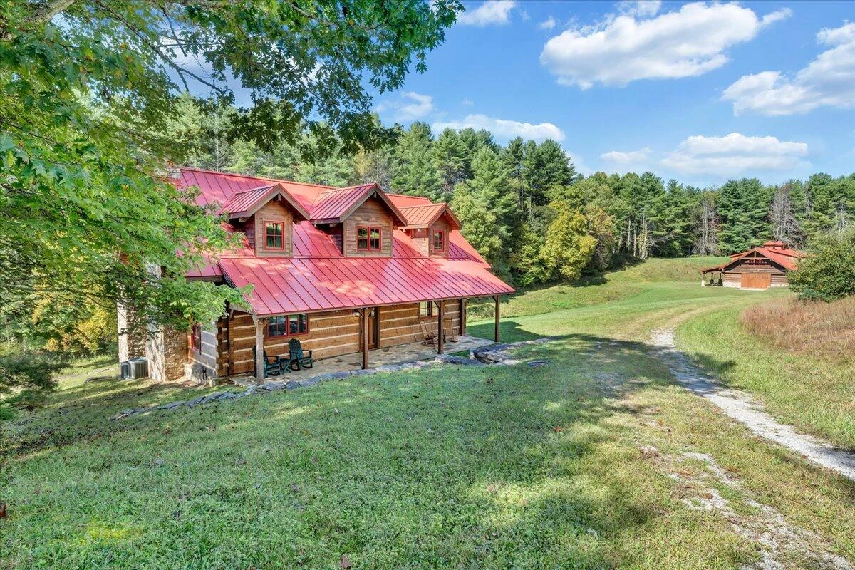 1088 Hollandsworth RD NW - Photo 2