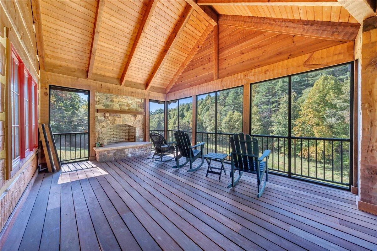 1088 Hollandsworth RD NW - Photo 33