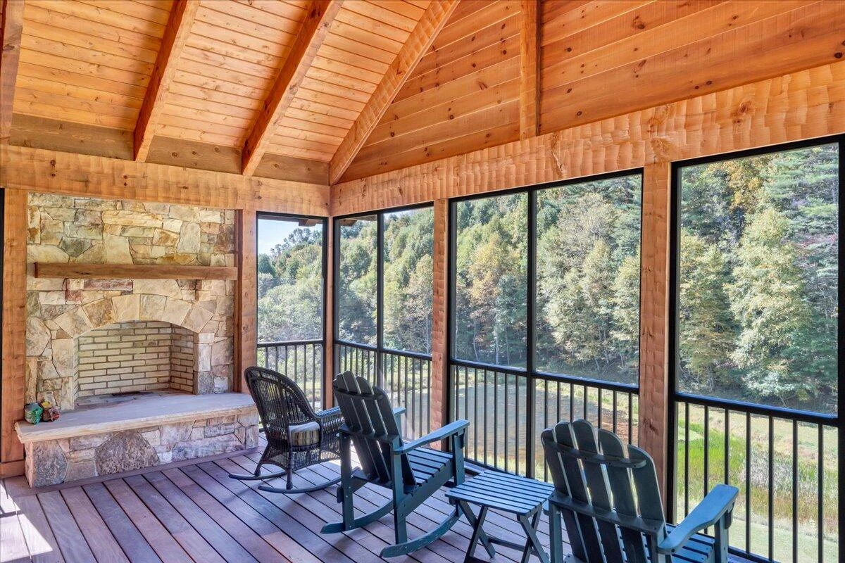 1088 Hollandsworth RD NW - Photo 34