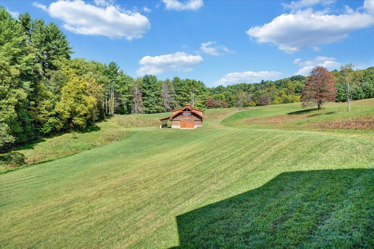 1088 Hollandsworth RD NW - Photo 40