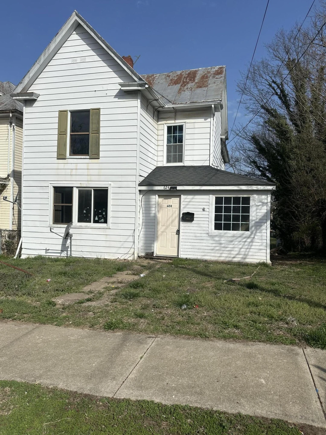 624 Albemarle AVE SE - Photo 2