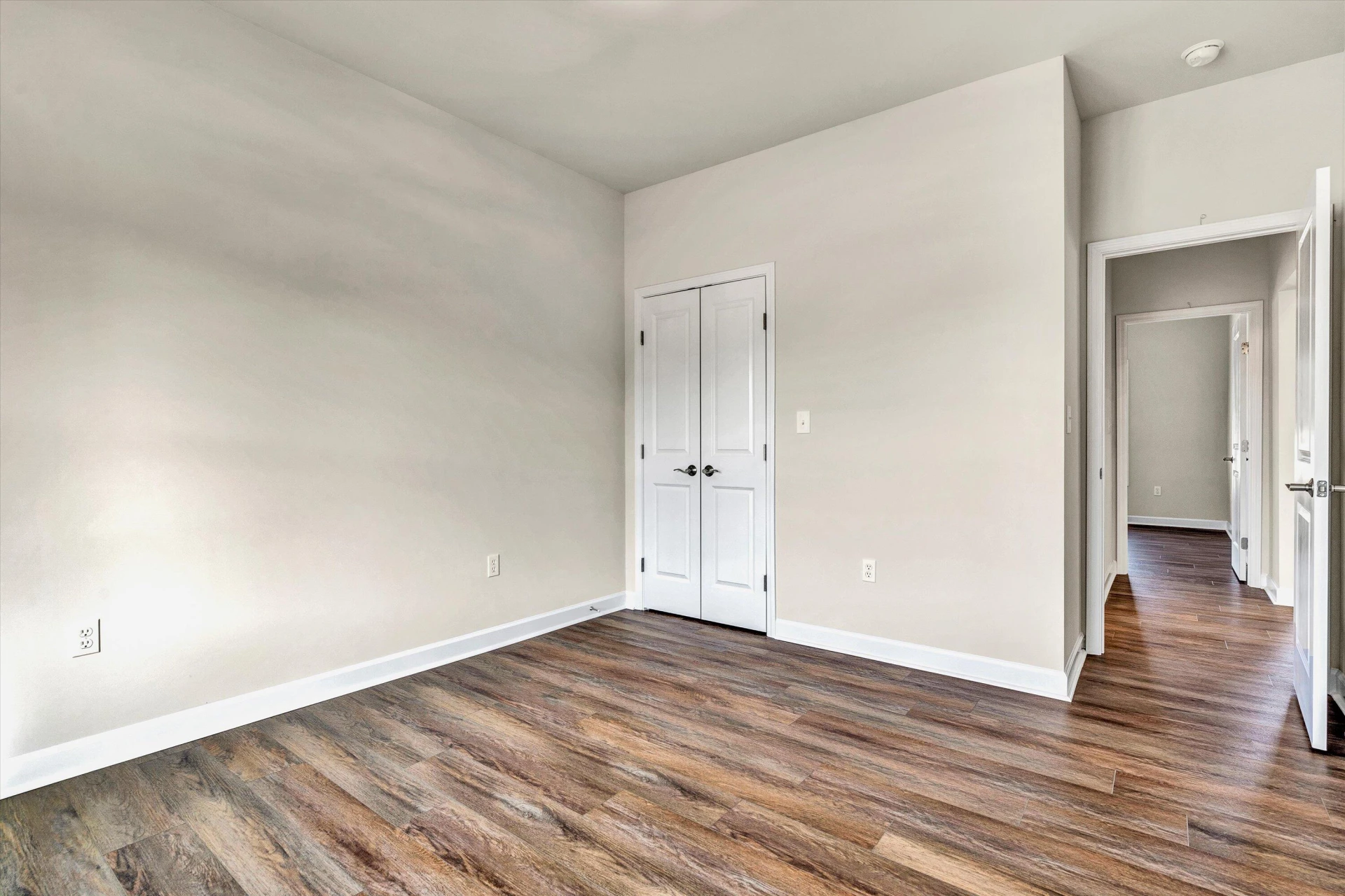 405 Decatur CIR - Photo 12