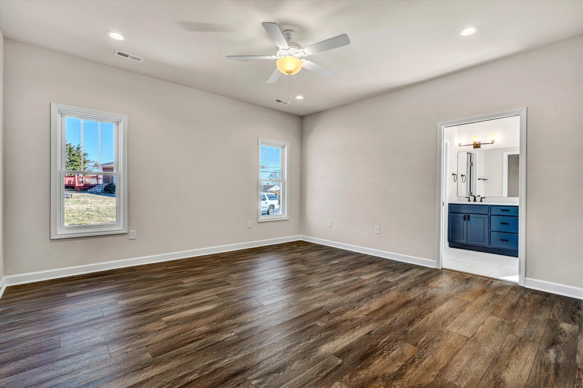 405 Decatur CIR - Photo 14