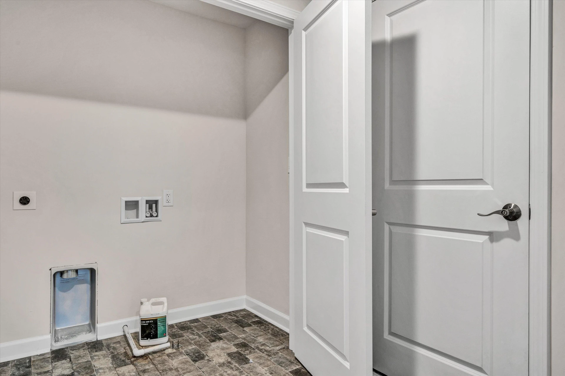 405 Decatur CIR - Photo 18