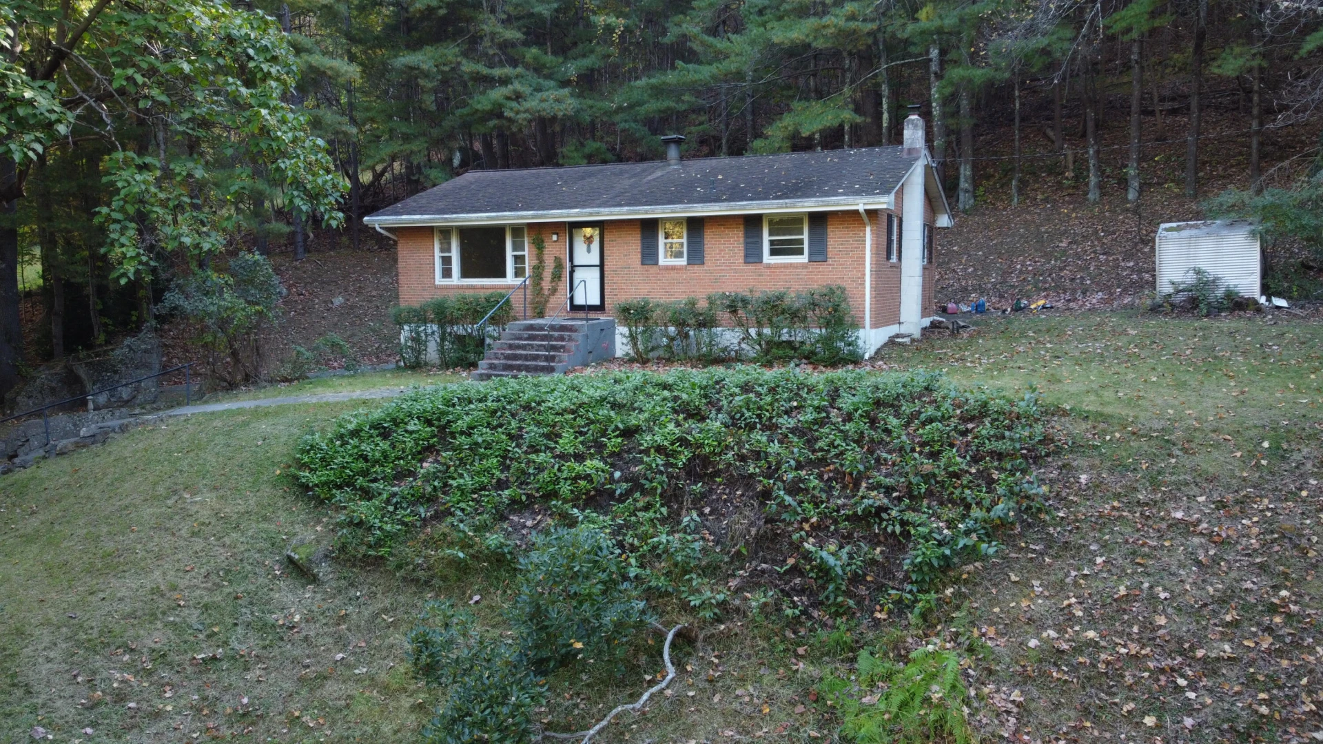 7464 Marie DR