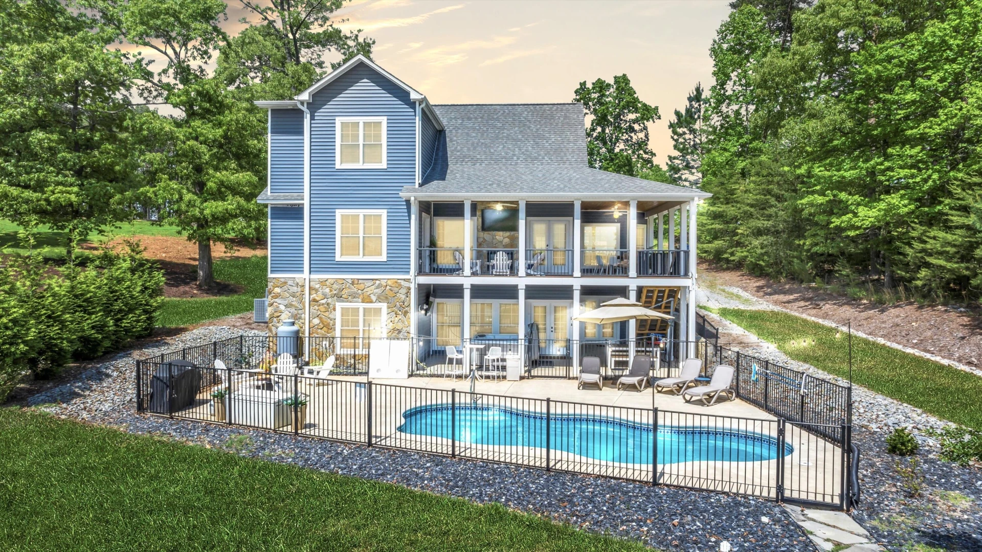 610 Surfside DR
