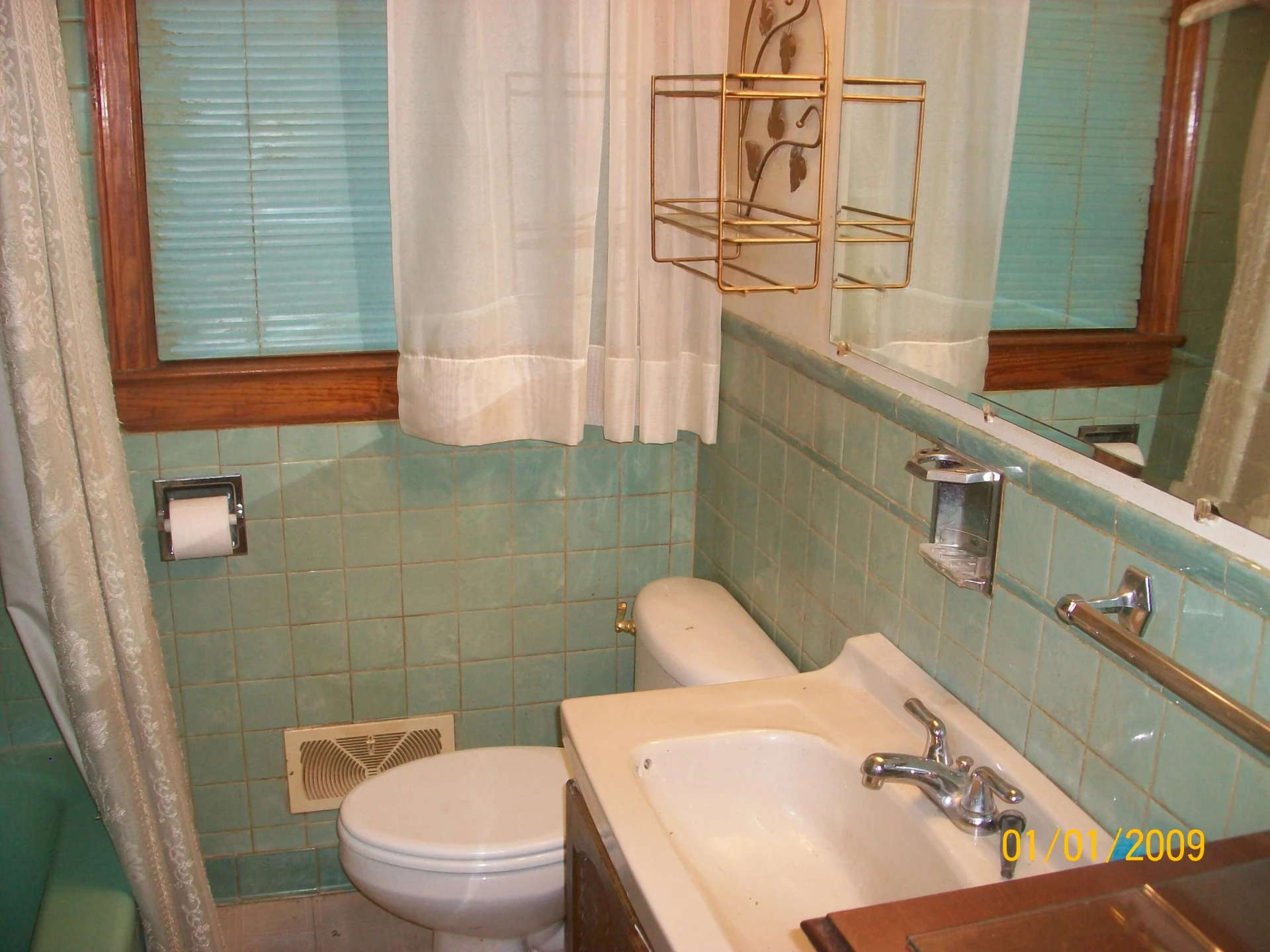230 Crittendon AVE NE - Photo 6