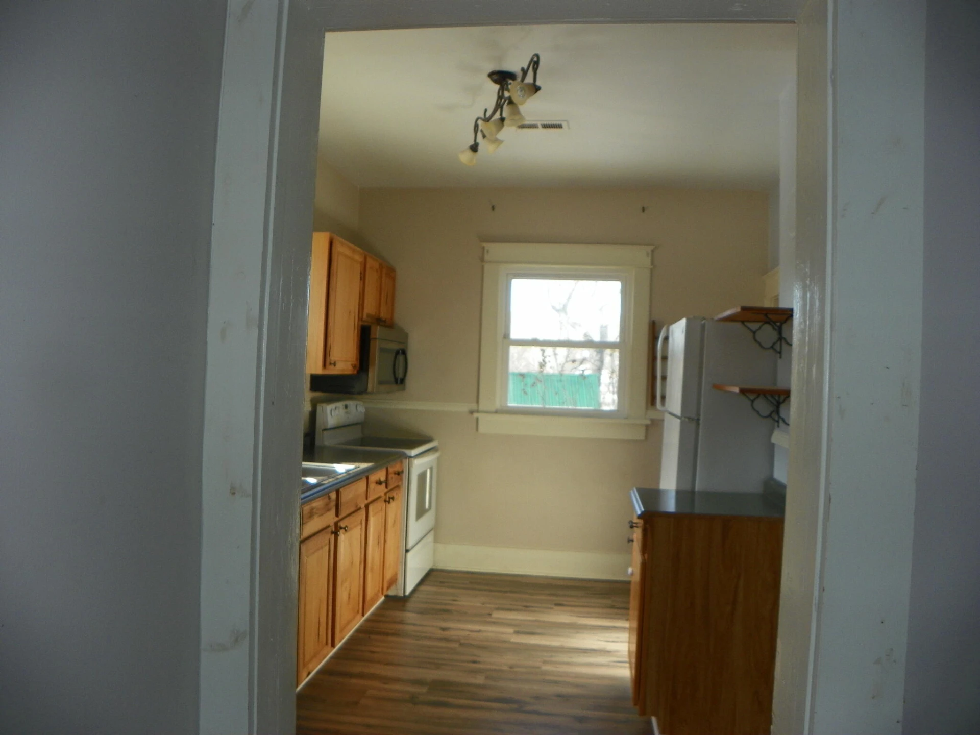 841 Front ST - Photo 4