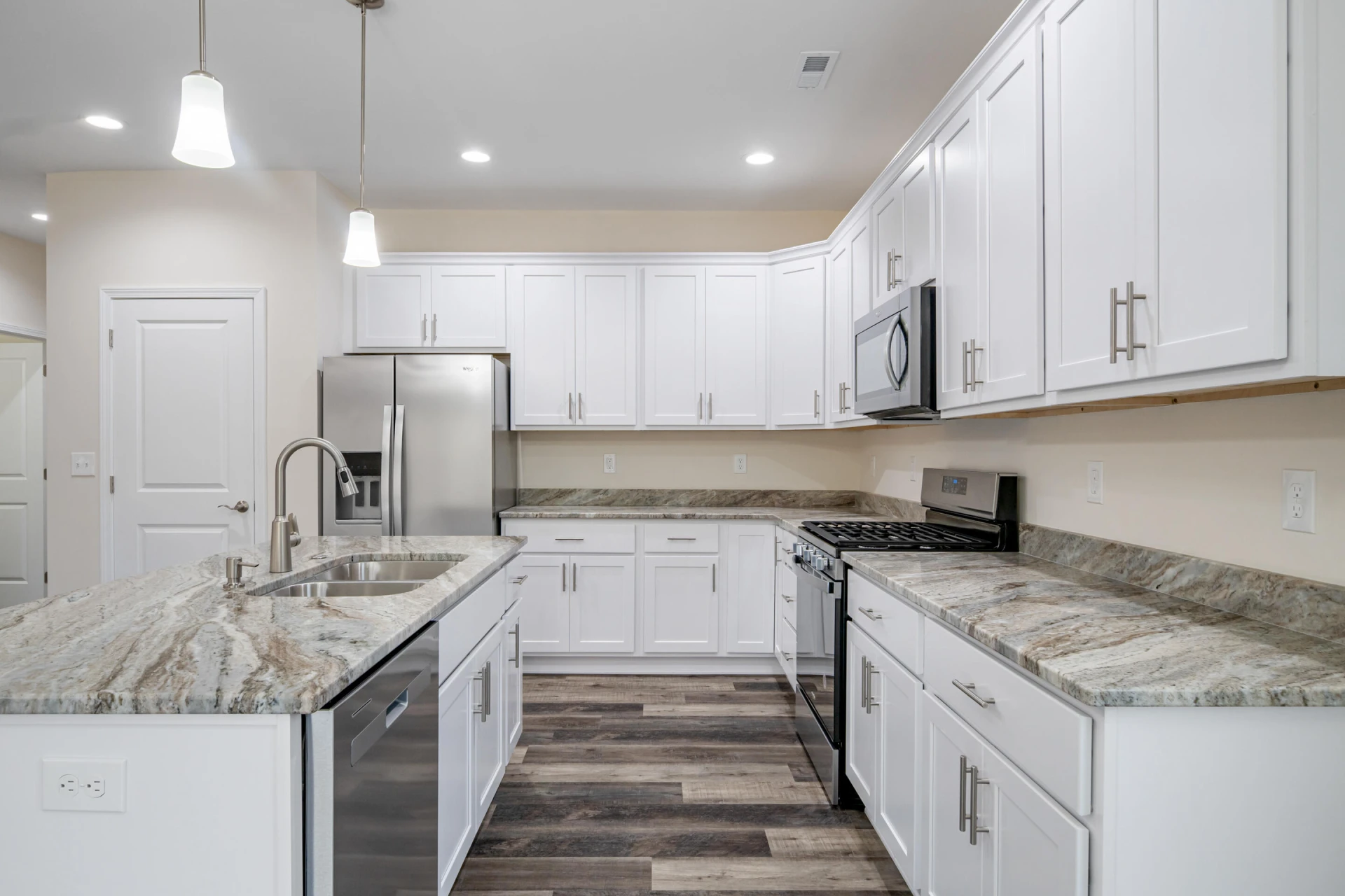 5506 New Pleasant WAY - Photo 17