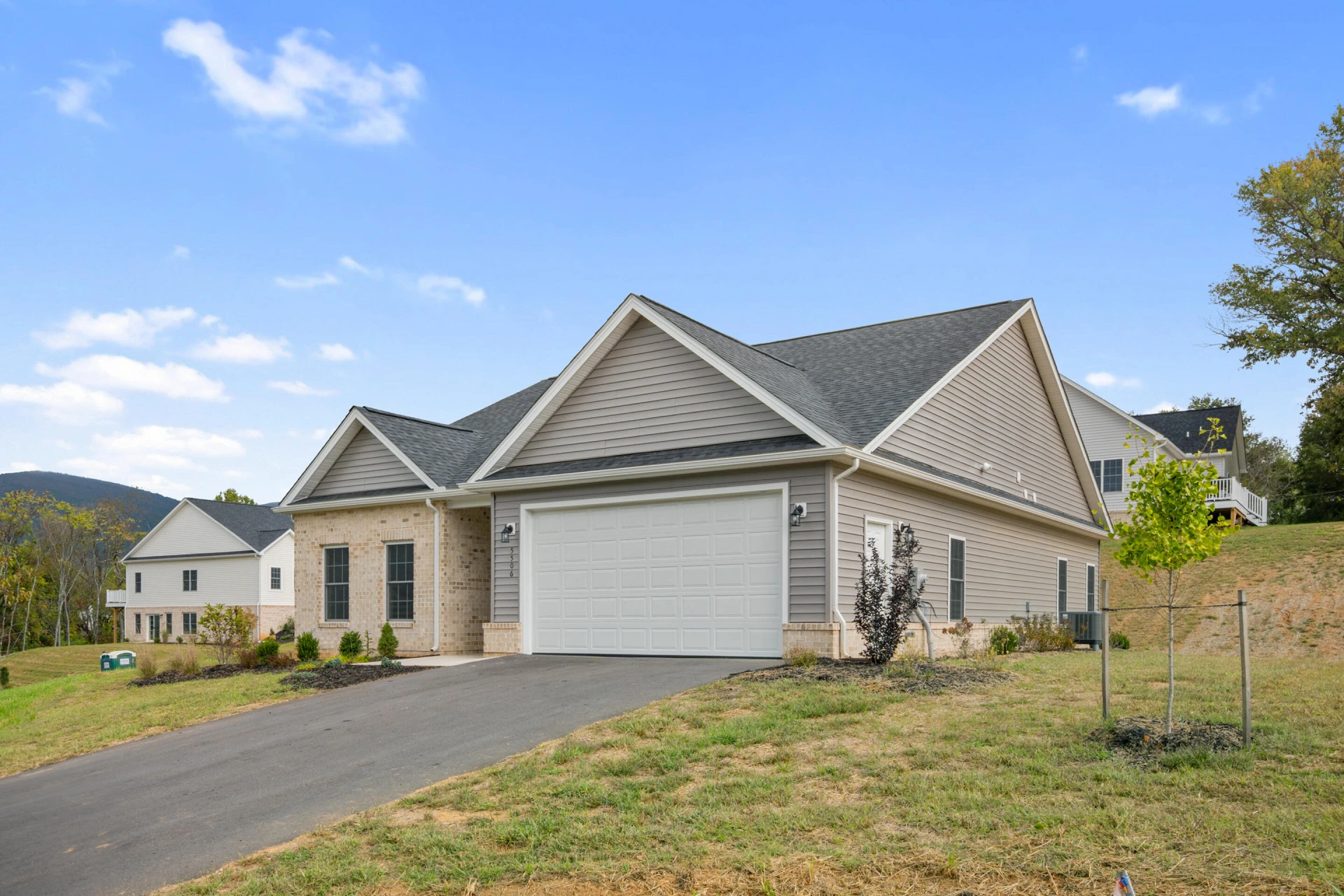 5506 New Pleasant WAY - Photo 2