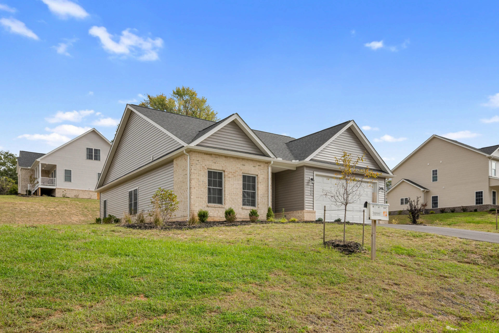 5506 New Pleasant WAY - Photo 3