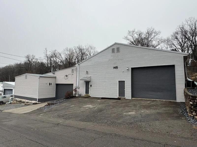 1415 Cleveland AVE SW - Photo 3