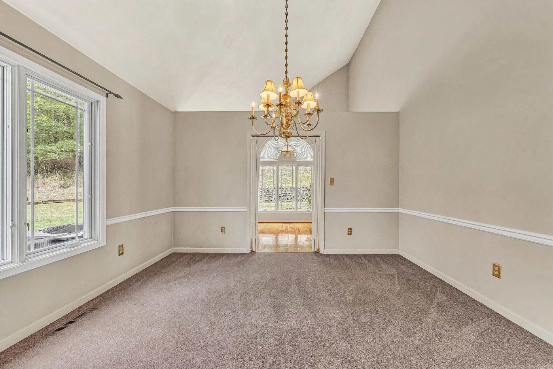 29 Serenity LN - Photo 6