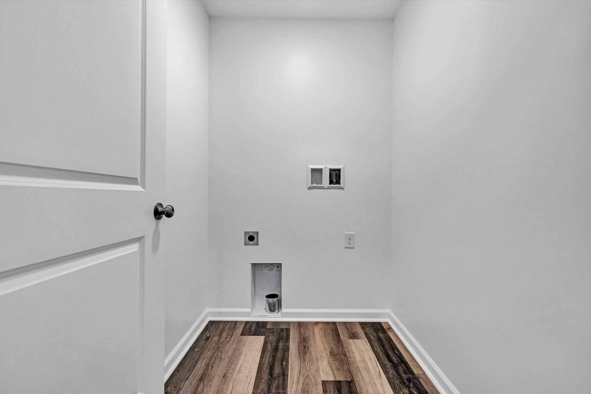 3908 Kentucky AVE NW - Photo 10