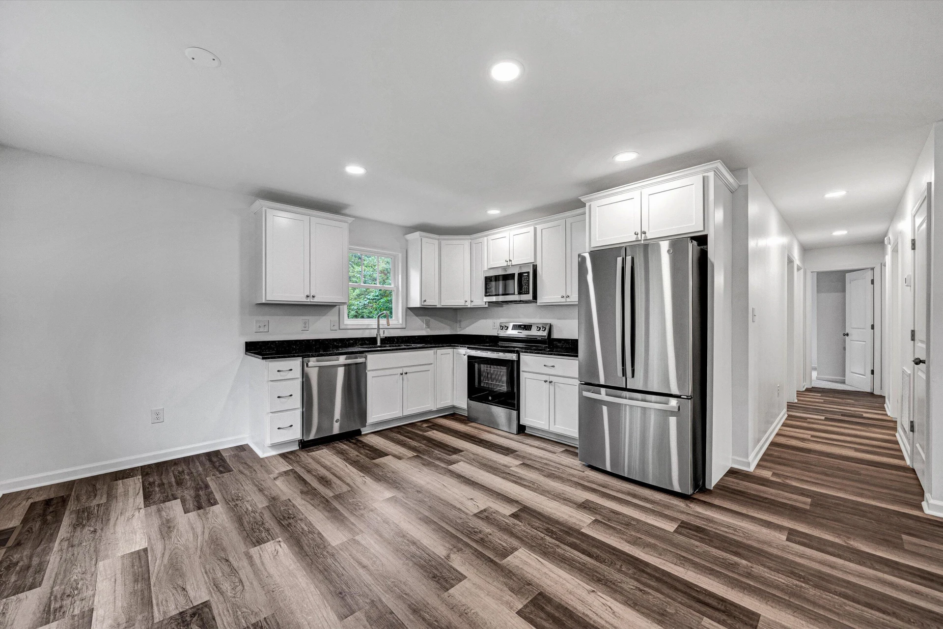 3908 Kentucky AVE NW - Photo 5
