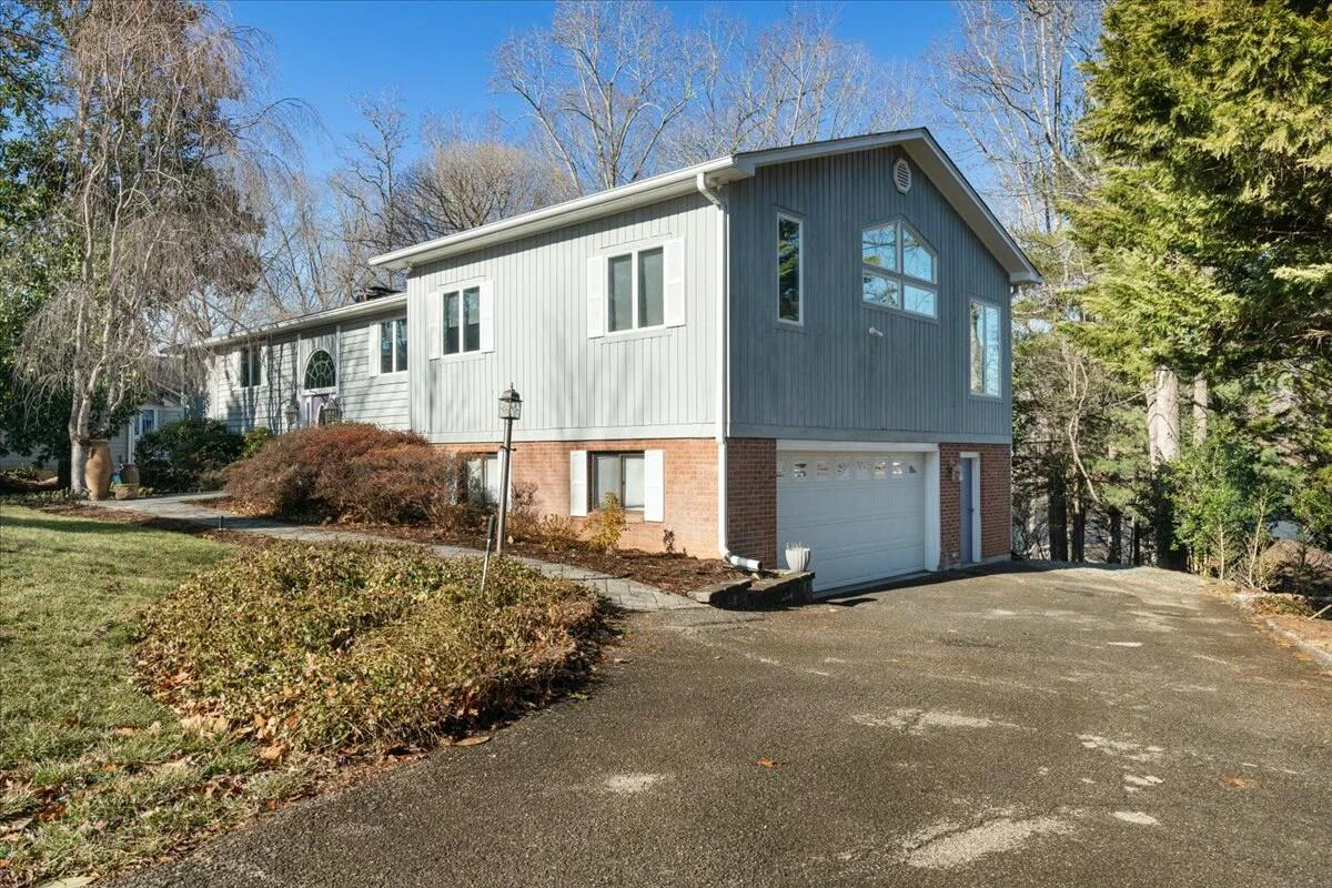 1031 Lakemount DR - Photo 18