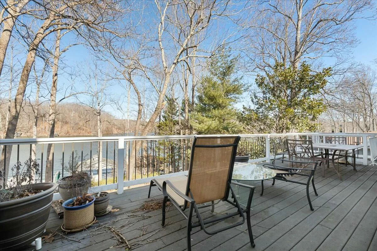 1031 Lakemount DR - Photo 21