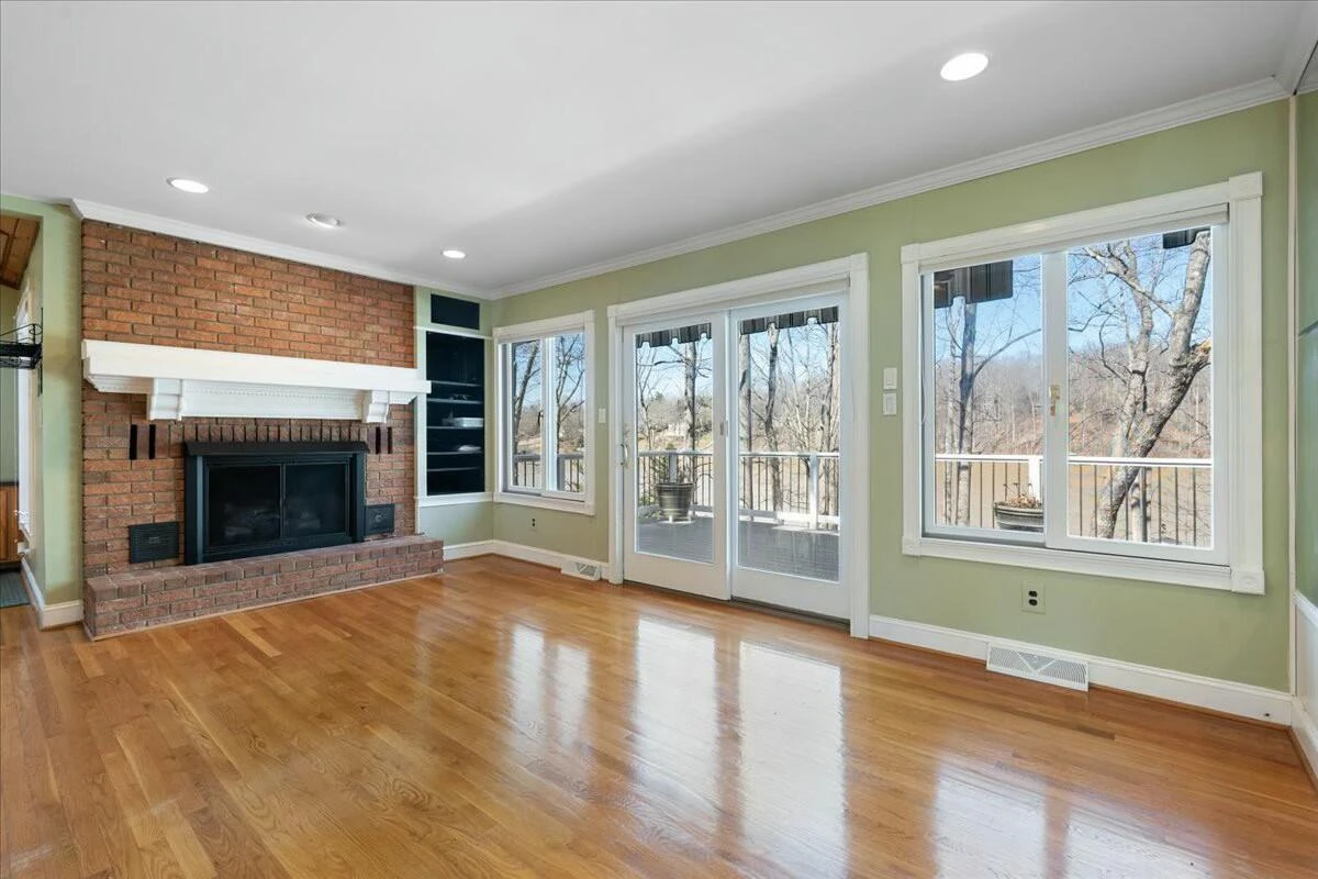 1031 Lakemount DR - Photo 22