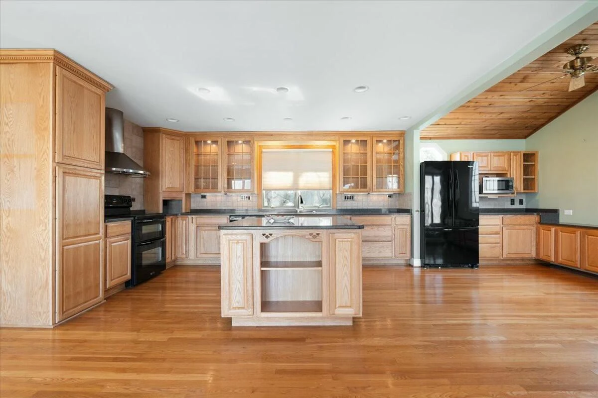 1031 Lakemount DR - Photo 26
