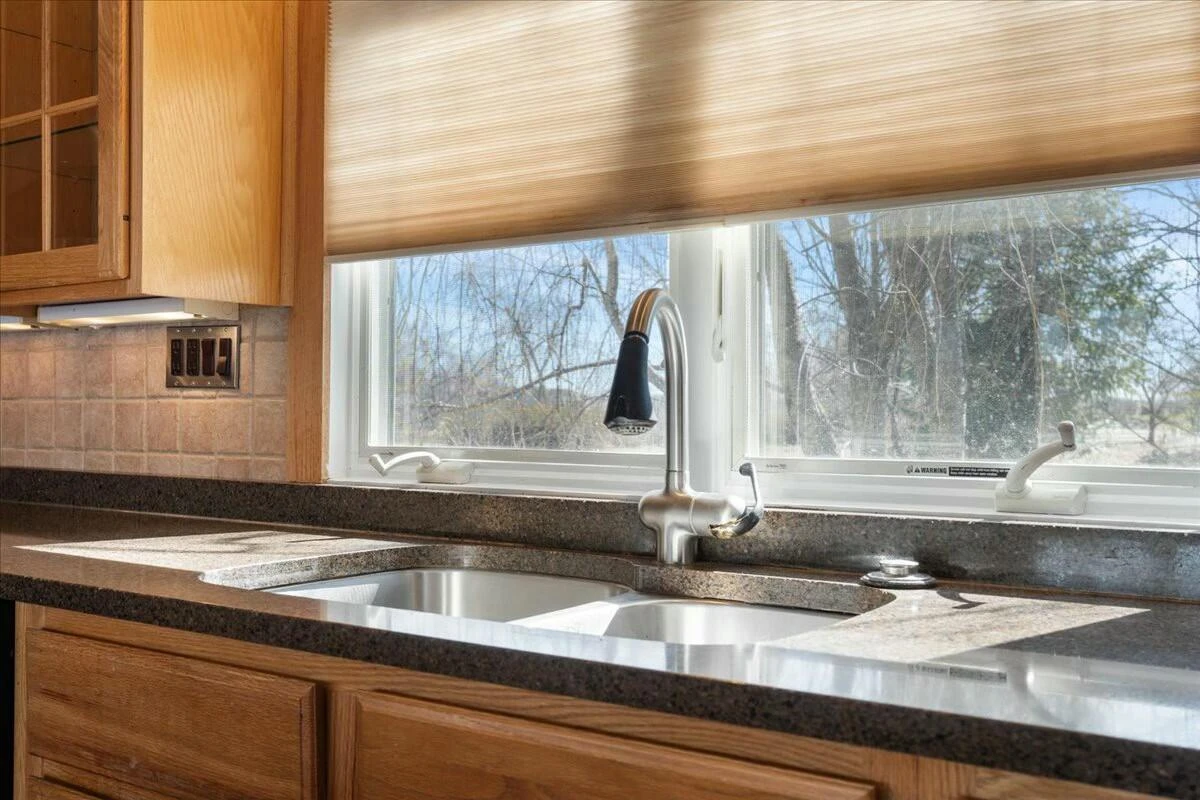 1031 Lakemount DR - Photo 28