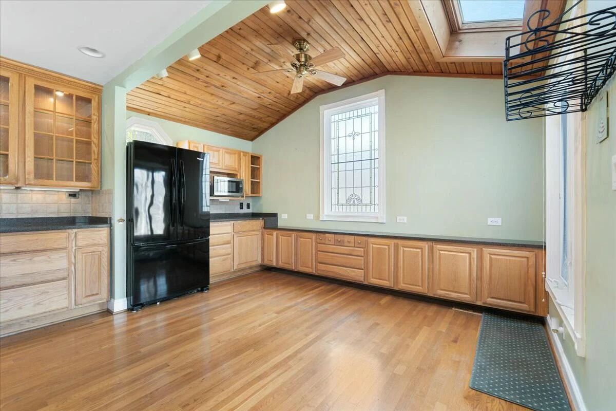 1031 Lakemount DR - Photo 30