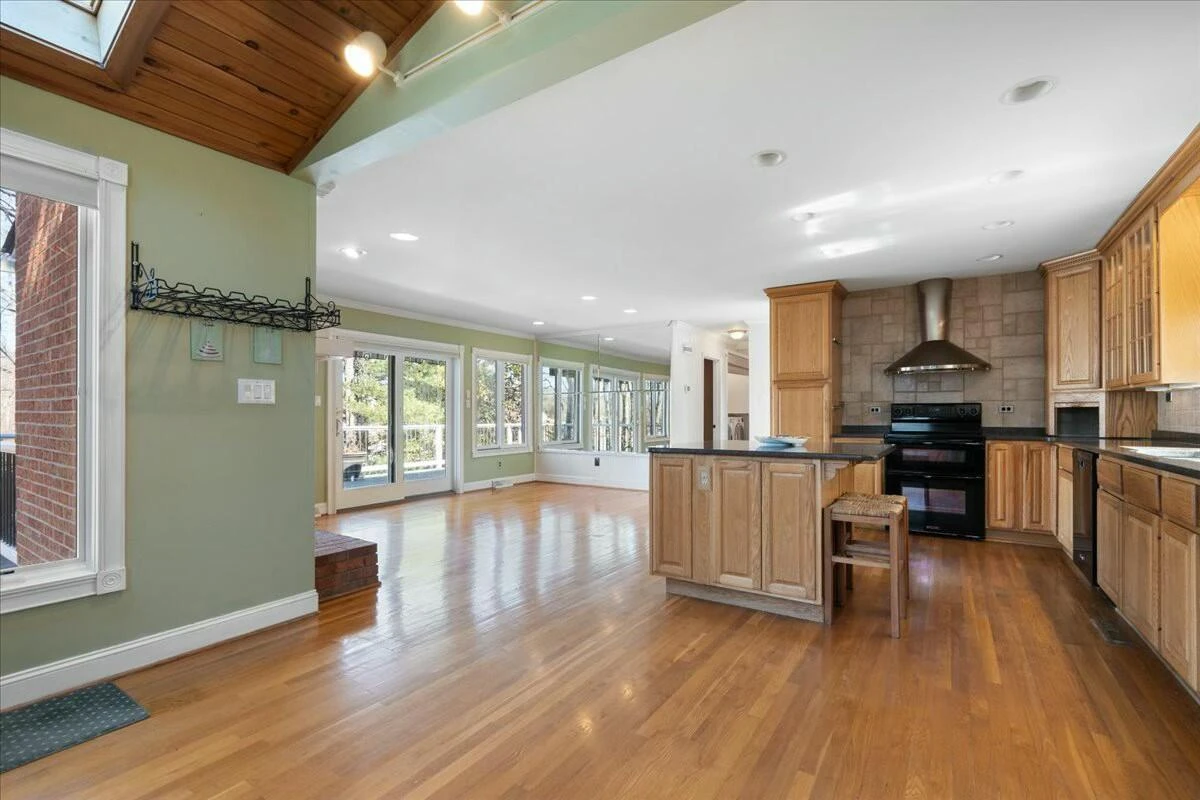 1031 Lakemount DR - Photo 31