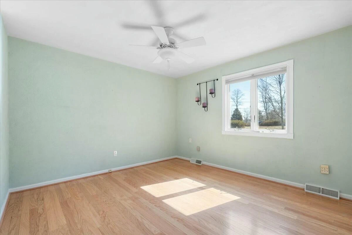 1031 Lakemount DR - Photo 32