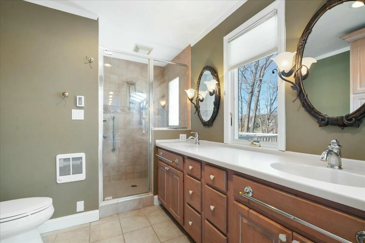 1031 Lakemount DR - Photo 42