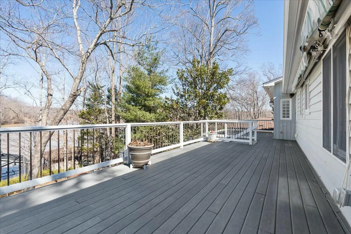 1031 Lakemount DR - Photo 43