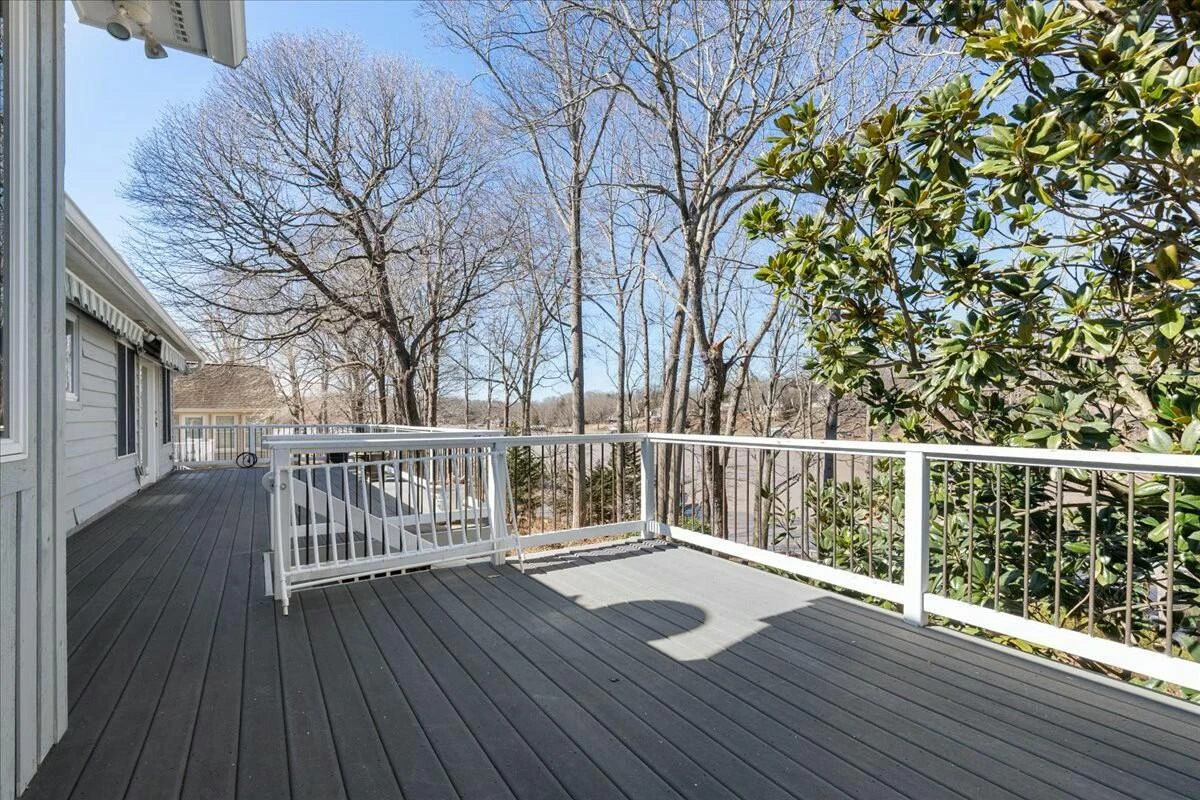 1031 Lakemount DR - Photo 44