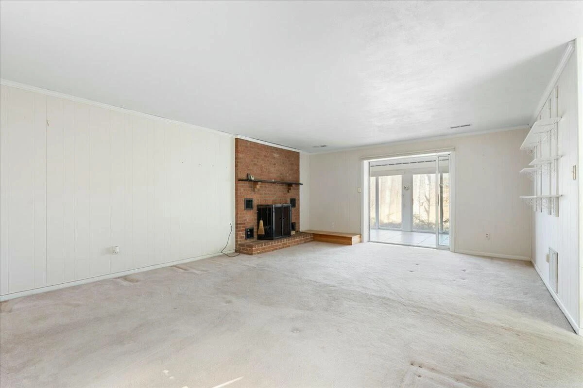 1031 Lakemount DR - Photo 46