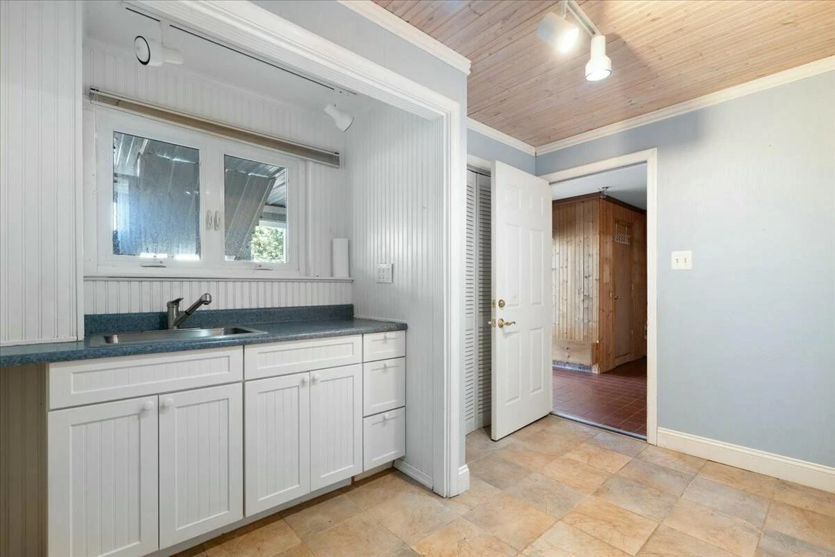 1031 Lakemount DR - Photo 53