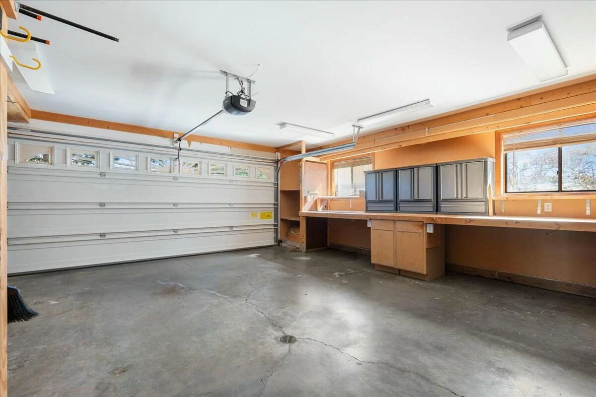 1031 Lakemount DR - Photo 56