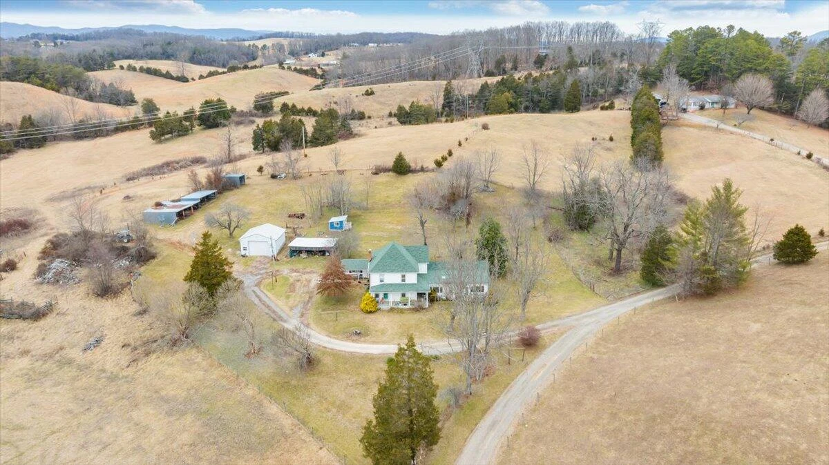 210 Nassau RD #& 148