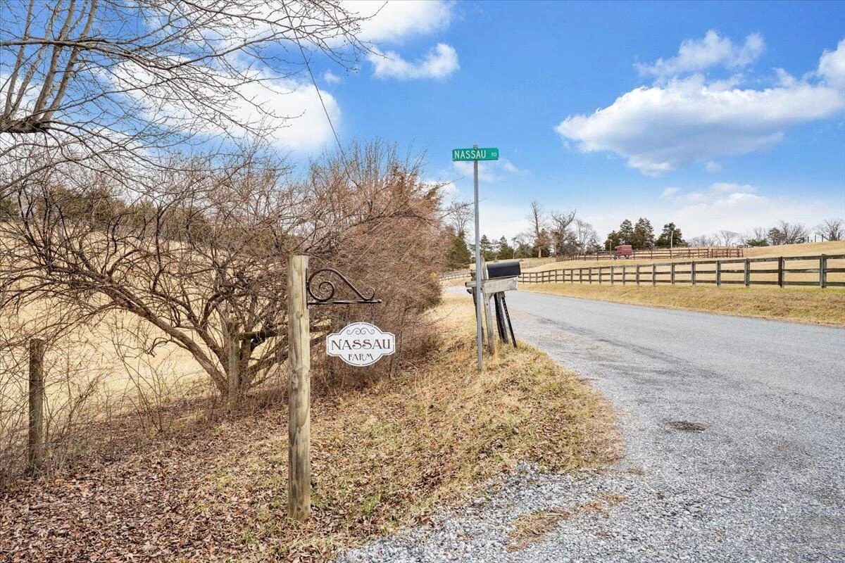 210 Nassau RD #& 148 - Photo 10