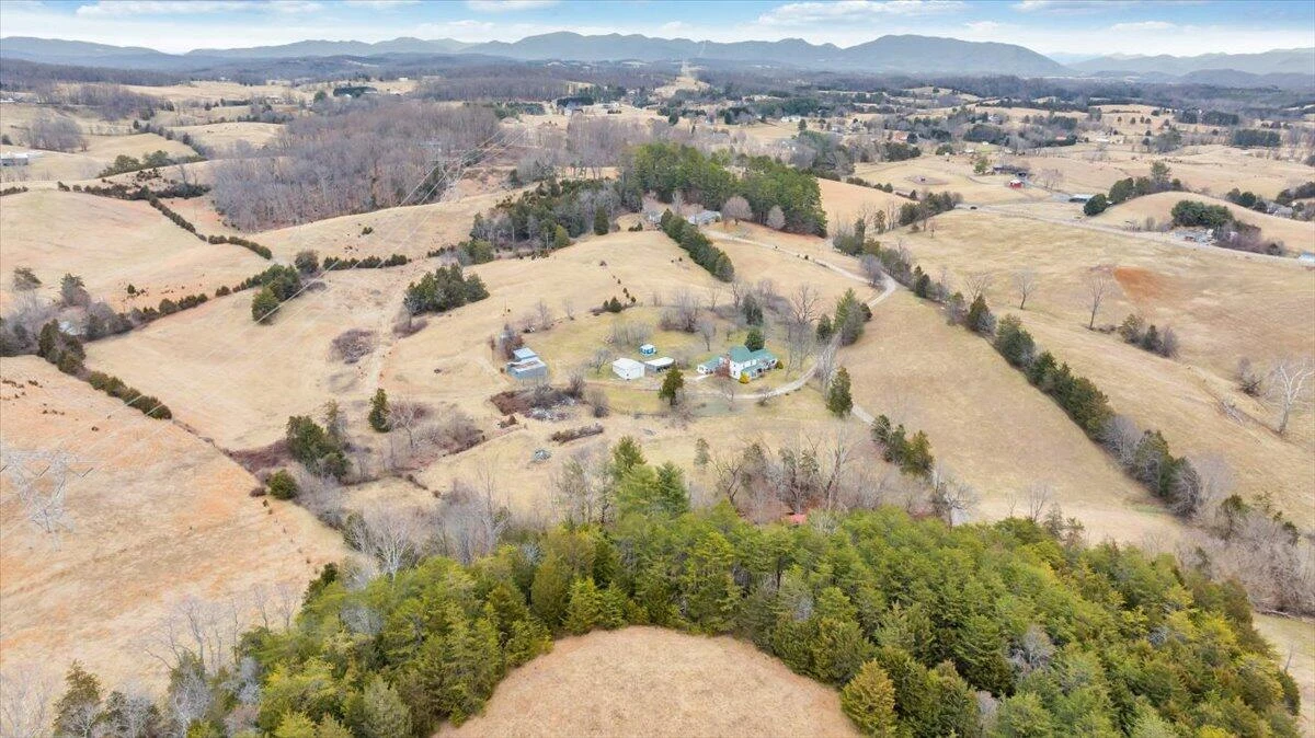 210 Nassau RD #& 148 - Photo 15