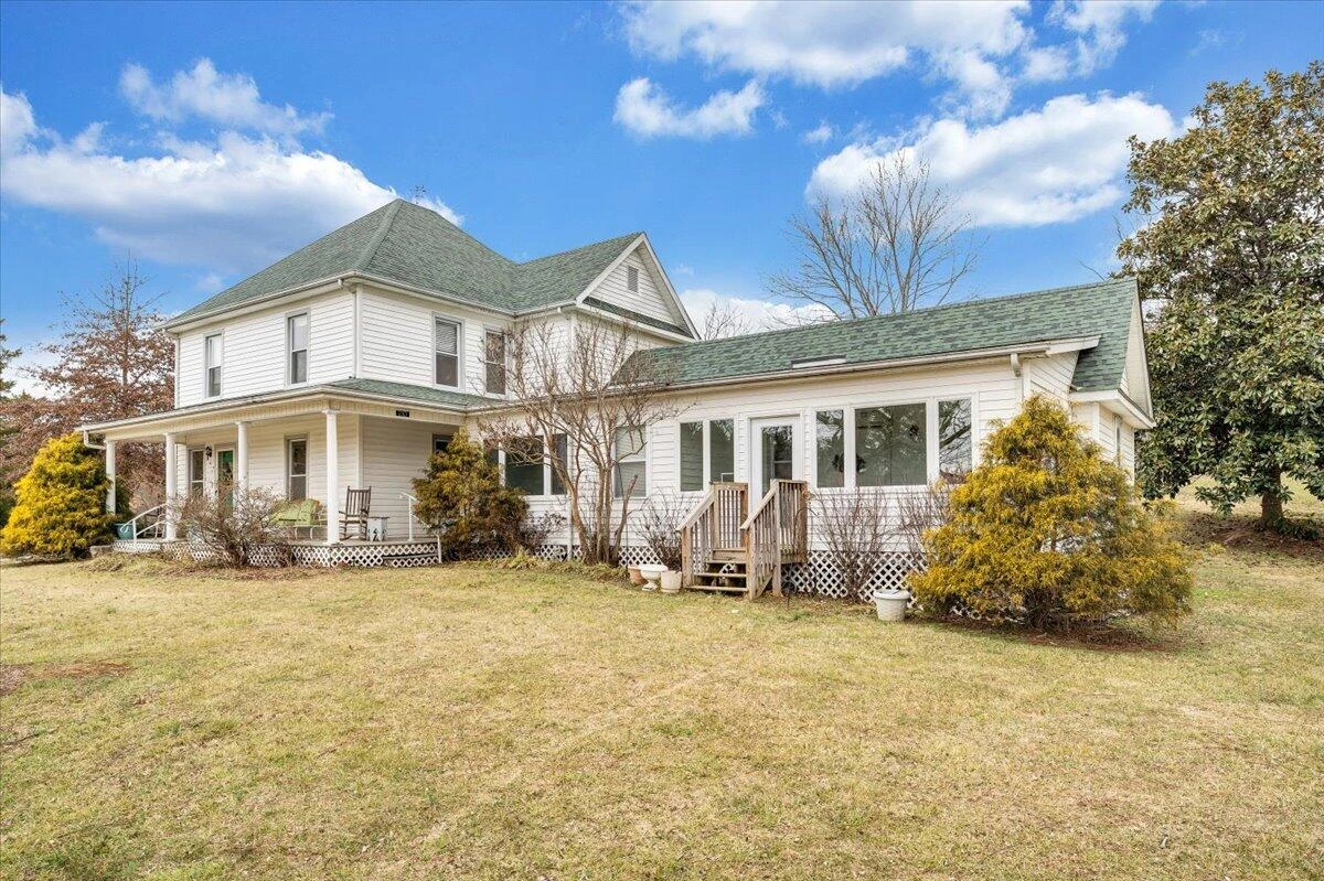 210 Nassau RD #& 148 - Photo 4