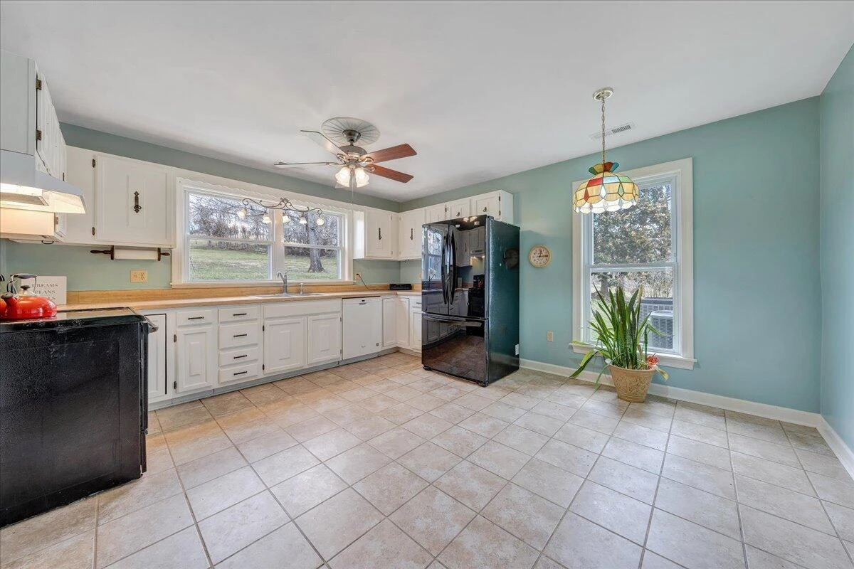 210 Nassau RD #& 148 - Photo 41