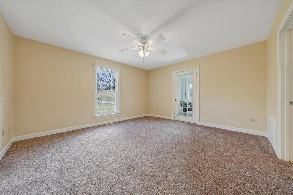 210 Nassau RD #& 148 - Photo 46